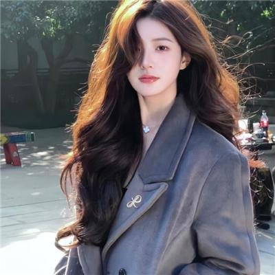 左撇子女人